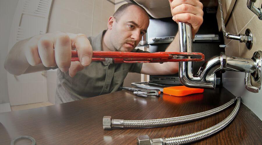 Expert burst pipe repair services in Parkman, WY